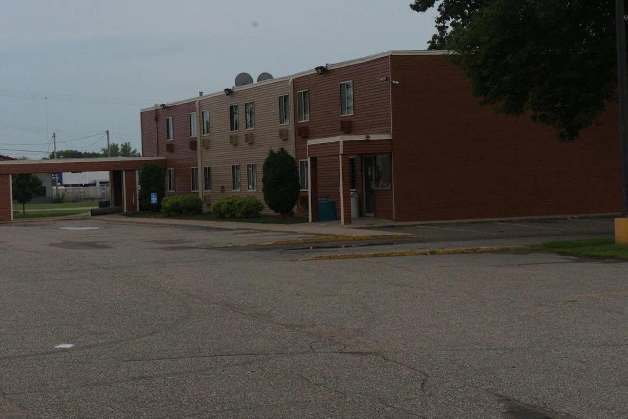 Econo Lodge Waite Park Eksteriør bilde