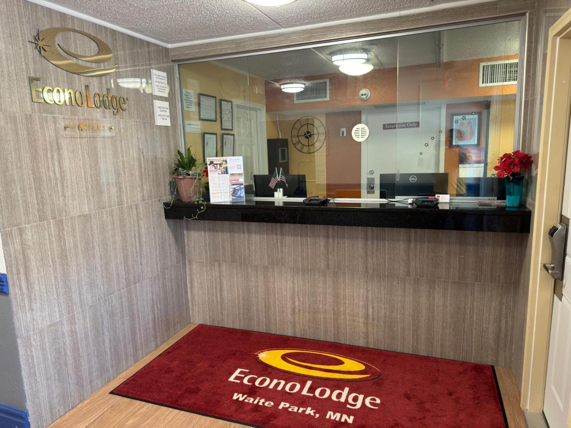 Econo Lodge Waite Park Eksteriør bilde
