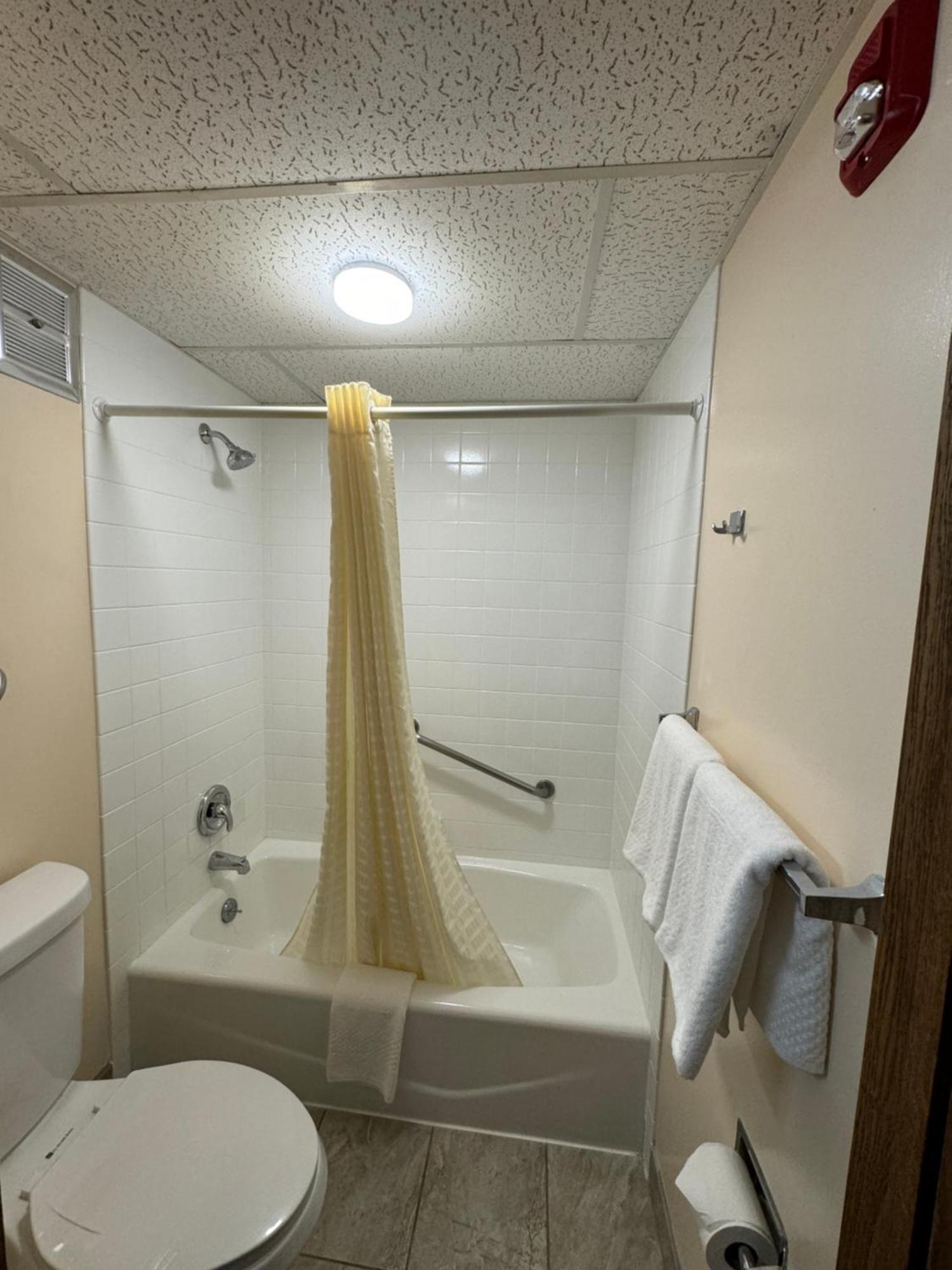 Econo Lodge Waite Park Eksteriør bilde